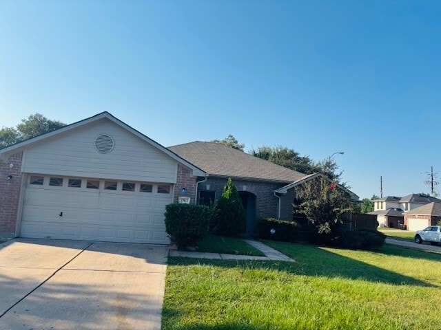 17063 Clan MacGregor Dr in Houston, TX - Building Photo - Building Photo