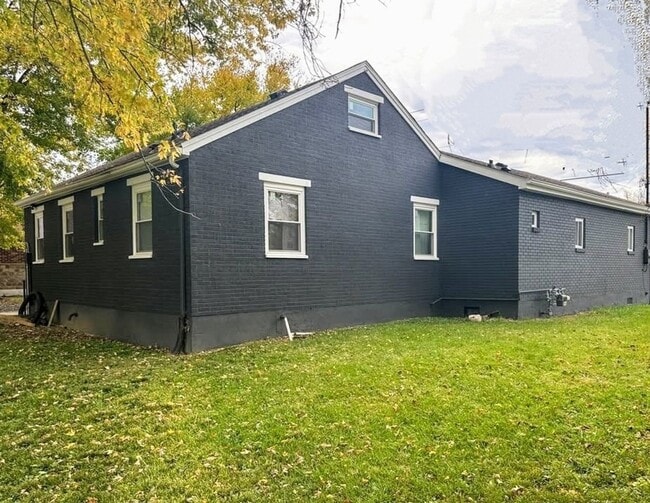 8079 W Third St in New Lebanon, OH - Building Photo - Building Photo