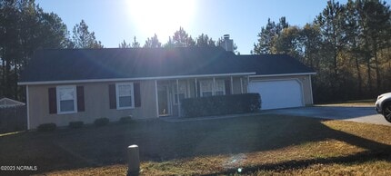 139 Daphne Dr in Hubert, NC - Building Photo - Building Photo