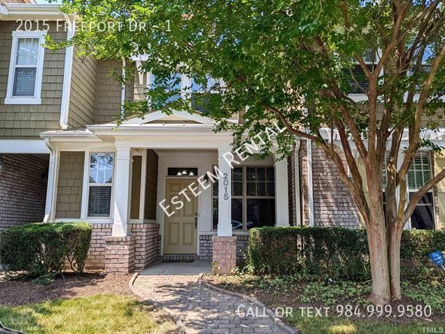 property at 2015 Freeport Dr