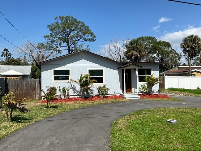 5207 Behms Ct in Port Richey, FL - Building Photo - Building Photo