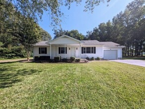 312 Elizabeth Ave in Harrington, DE - Building Photo - Building Photo