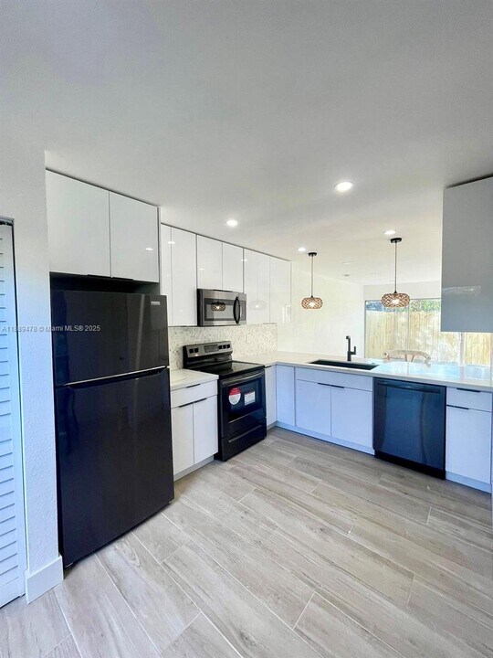 3201 NW 4th Terrace in Pompano Beach, FL - Building Photo