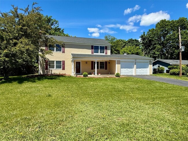 property at 7 Manor Ln