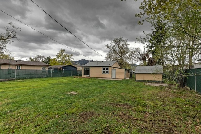 2146 W Central Ave in Missoula, MT - Building Photo - Building Photo