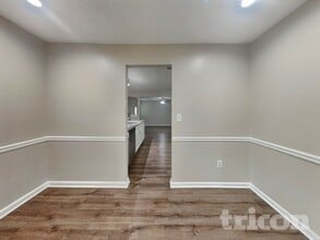 589 Lakewater View Dr in Stone Mountain, GA - Building Photo - Building Photo