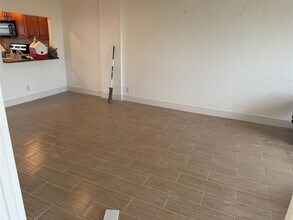 109 Royal Pk Dr, Unit 4H in Oakland Park, FL - Building Photo - Building Photo
