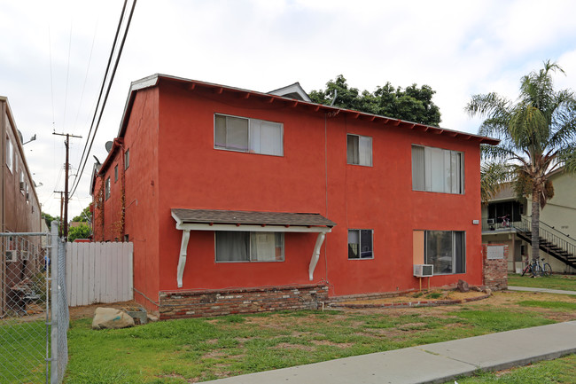 Tamarack Apartments in Fullerton, CA - Building Photo - Building Photo