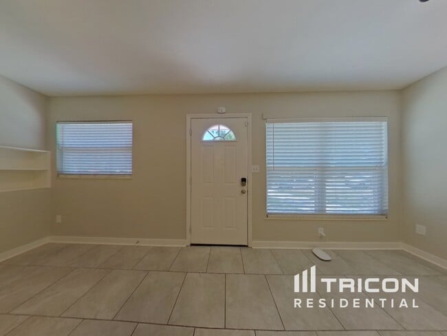 1368 Mary L Rd in Clearwater, FL - Building Photo - Building Photo
