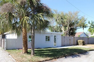 522 SE 20th Ct in Boynton Beach, FL - Building Photo - Building Photo