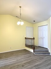 1266 N Regency Dr in Vernon Hills, IL - Building Photo - Building Photo