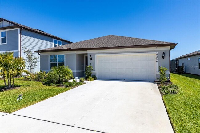 9256 Royal River Cir in Parrish, FL - Building Photo - Building Photo