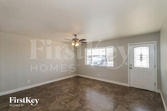 3301 W Windrose Dr in Phoenix, AZ - Building Photo - Building Photo