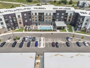 Darby at Briarcliff in Kansas City, MO - Foto de edificio - Building Photo