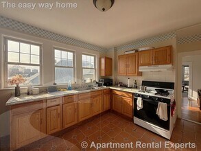 74 Newbury St, Unit #3 in Somerville, MA - Building Photo - Building Photo