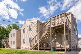 21 Orchard St in Geneseo, NY - Foto de edificio - Building Photo