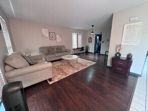 2051 Crossing Ln in Naperville, IL - Building Photo - Building Photo