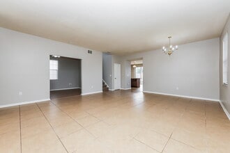 9432 Wellstone Dr in Land O Lakes, FL - Building Photo - Building Photo