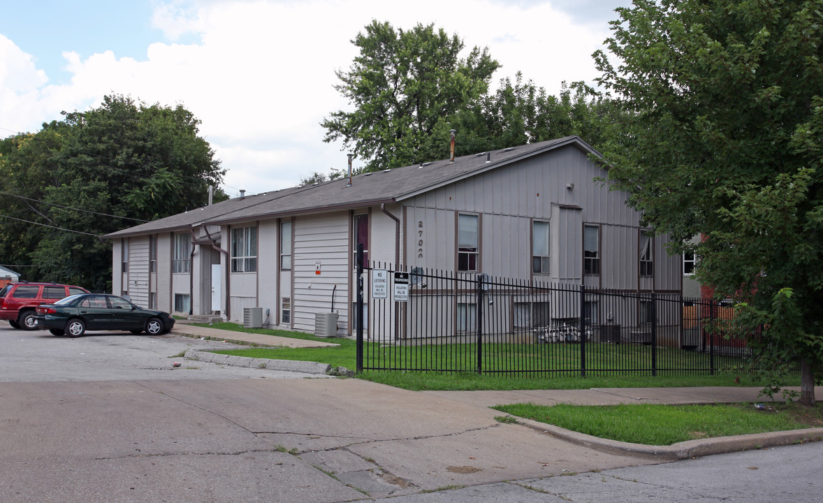 2525 E 11th St in Kansas City, MO - Foto de edificio