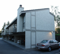 1945 Trinity Ave in Walnut Creek, CA - Building Photo - Building Photo