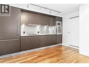 1151 W Georgia St in Vancouver, BC - Building Photo - Building Photo