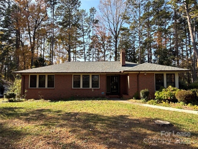 property at 2023 Robin Rd