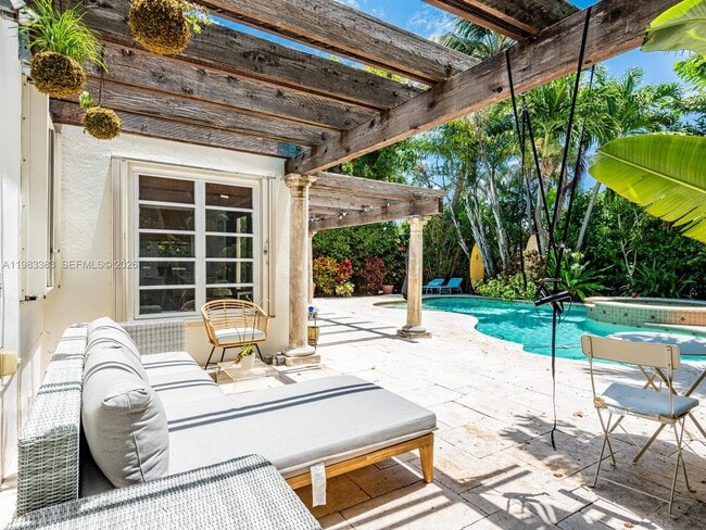 8927 Hawthorne Ave in Surfside, FL - Building Photo - Building Photo