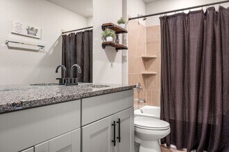 1009 Raceland Rd in San Antonio, TX - Building Photo - Building Photo