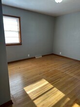 537 Mildred Ave in Waterloo, IA - Building Photo - Building Photo