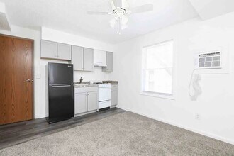 1123 24th St, Unit 1 in Des Moines, IA - Foto de edificio - Building Photo
