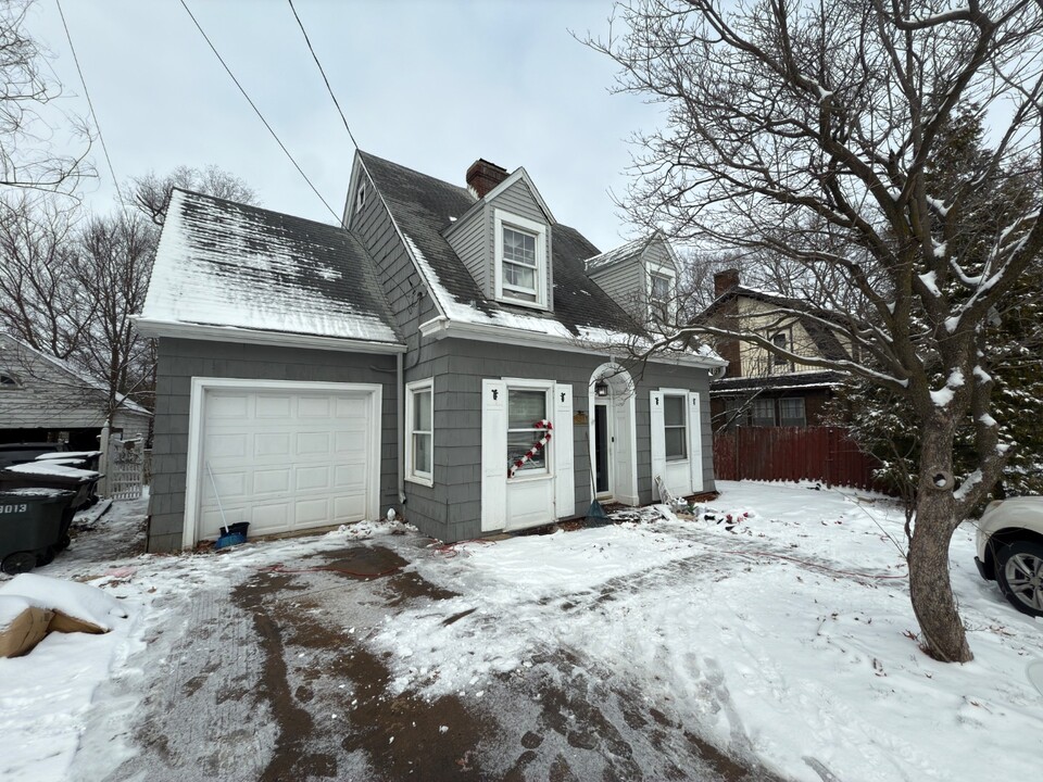 3013 Knoxville Ave in Peoria, IL - Building Photo