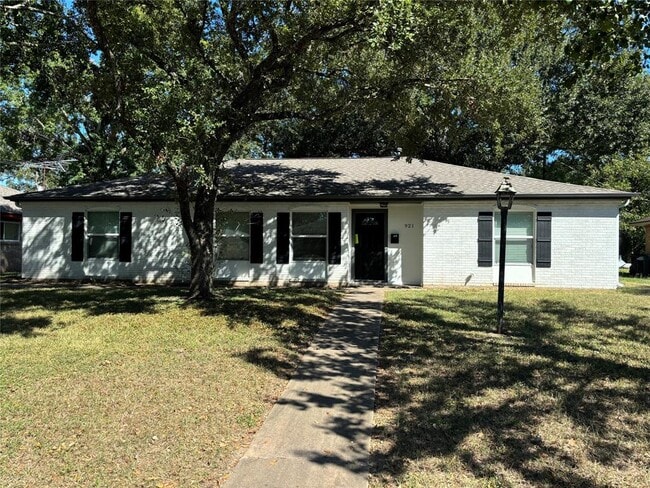 property at 921 Klare Ave