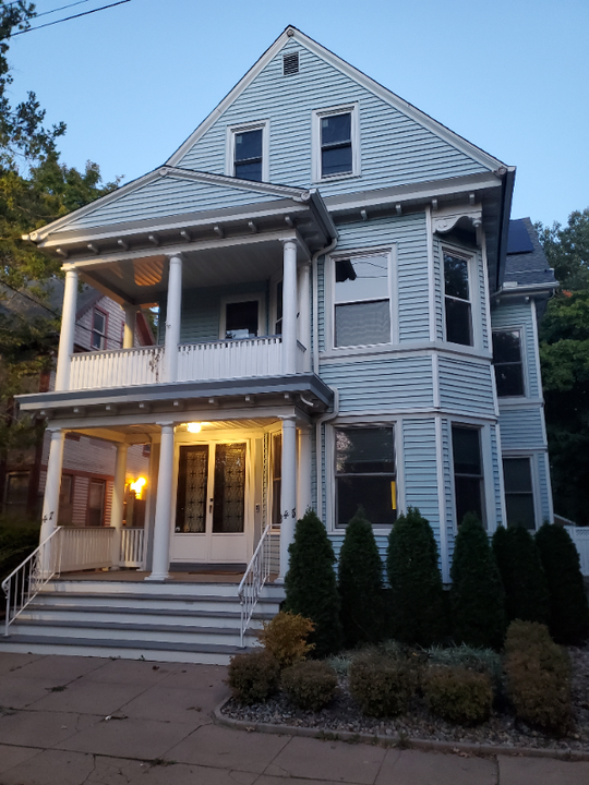 245 Ellsworth Ave-Unit -First floor Apt in New Haven, CT - Building Photo