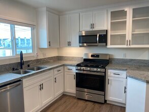 3902 W 178th St, Unit 4 in Torrance, CA - Building Photo - Building Photo
