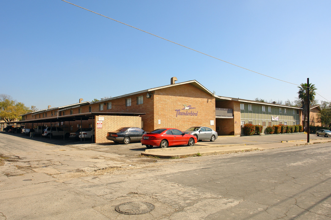 Thunderbird Apartments in San Antonio, TX - Building Photo