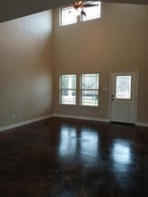 1718 Avenue G in Danbury, TX - Building Photo - Building Photo