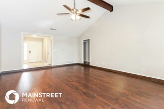 6621 High Lawn Terrace in Watauga, TX - Foto de edificio - Building Photo