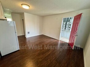 1960-1933 33rd Ave in Longview, WA - Building Photo - Building Photo