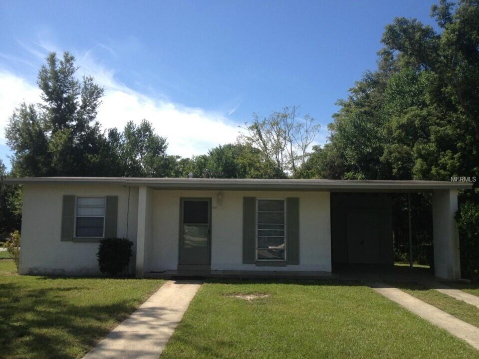 831 Crawford St in Deltona, FL - Building Photo