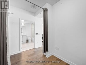 10 Honeycrisp Cres in Vaughan, ON - Building Photo - Building Photo