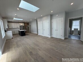 51 Fairbanks St, Unit 1 in Boston, MA - Building Photo - Building Photo