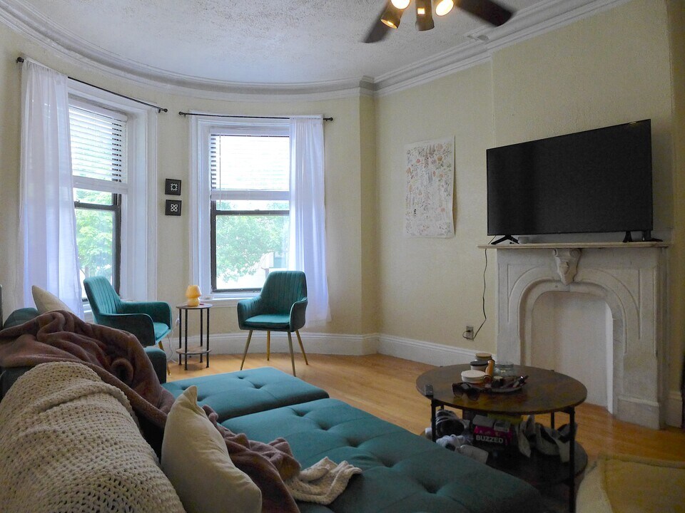 5 Warwick St in Boston, MA - Building Photo