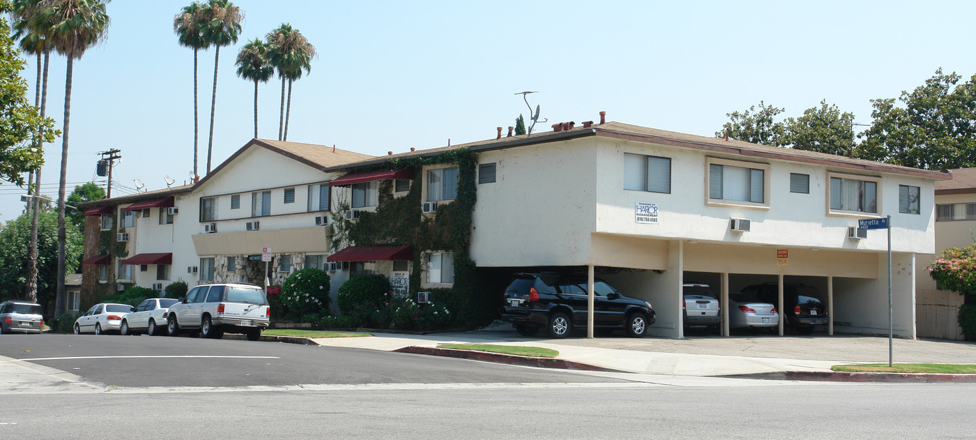 Murietta Courtyard in Sherman Oaks, CA - Building Photo