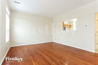 7215 Bradley Dr in Plainfield, IL - Foto de edificio - Building Photo