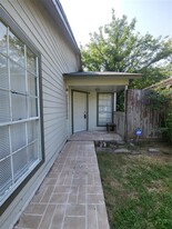 9712 Eastwend Dr in Austin, TX - Building Photo