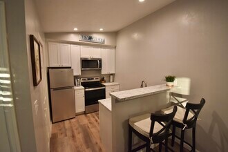 2400 Lake Hall Rd in Tallahassee, FL - Building Photo - Building Photo