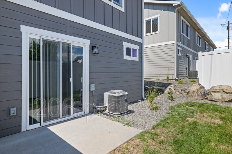 447 2nd Ave in Nampa, ID - Building Photo
