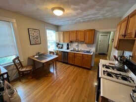 22 Ellington Rd, Unit #2 in Somerville, MA - Building Photo