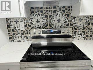 376 Valleyway Dr in Brampton, ON - Building Photo - Building Photo