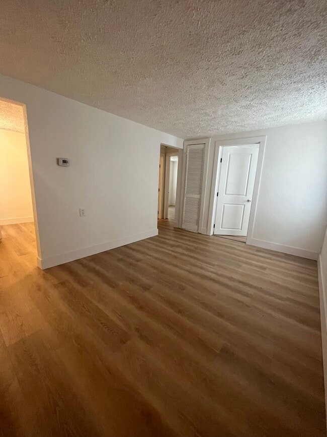 property at 634 W 14th Ave